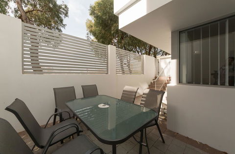 Yaran Suites - E Caravan Parks 21