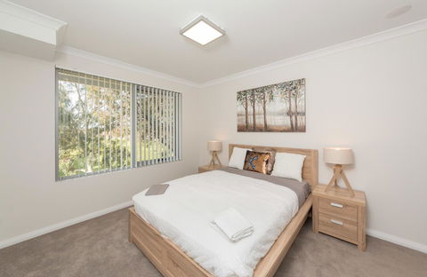 Yaran Suites - E Caravan Parks 12