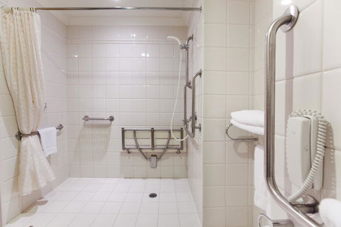 Duxton Hotel Perth - E Caravan Parks 4