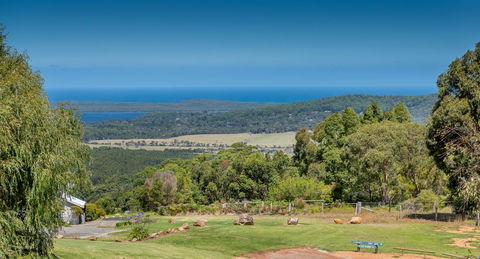 Chimes Spa Retreat - E Caravan Parks 19