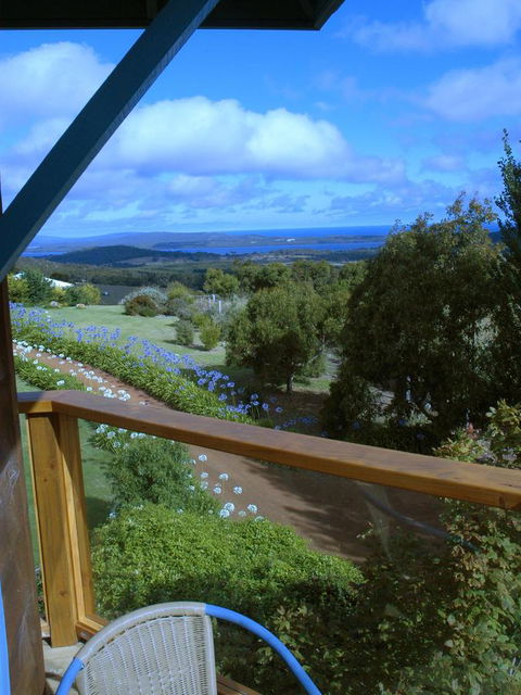 Chimes Spa Retreat - E Caravan Parks 36