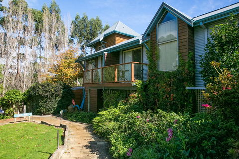 Chimes Spa Retreat - E Caravan Parks 32