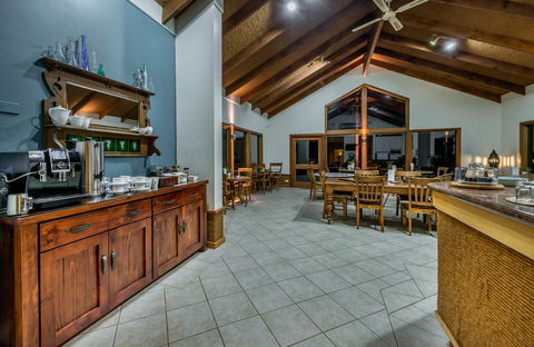 Chimes Spa Retreat - E Caravan Parks 5