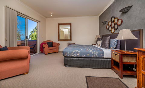 Chimes Spa Retreat - E Caravan Parks 14