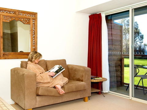 Chimes Spa Retreat - E Caravan Parks 37