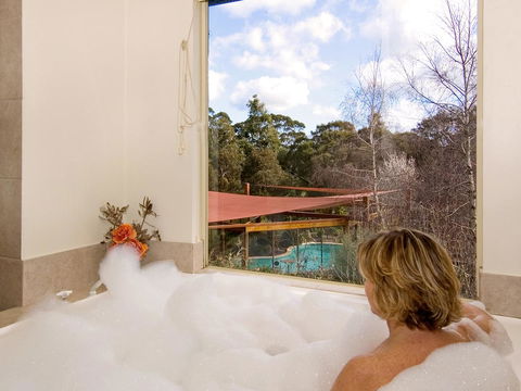 Chimes Spa Retreat - E Caravan Parks 41
