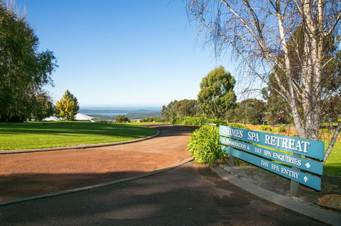 Chimes Spa Retreat - E Caravan Parks 29