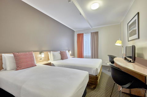 Ibis Perth - E Caravan Parks 7