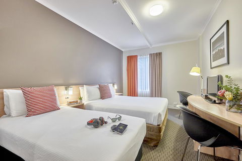 Ibis Perth - E Caravan Parks 6