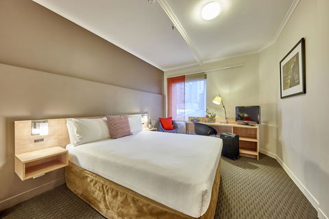 Ibis Perth - E Caravan Parks 11