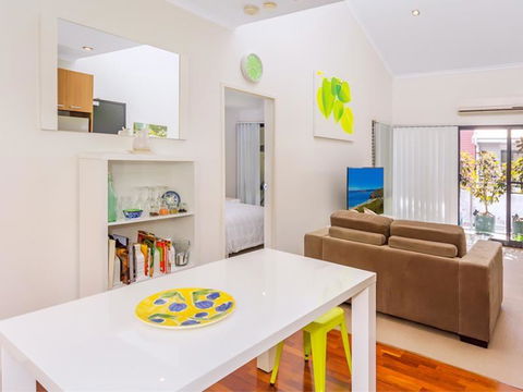 Home Apartment - Perth City Centre - Free WiFi - E Caravan Parks 6