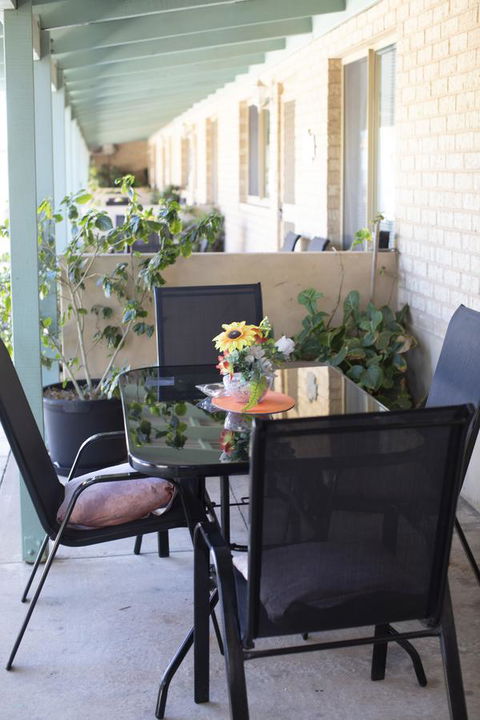 Shark Bay Seafront Apartments - E Caravan Parks 2