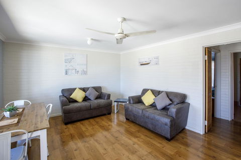 Shark Bay Seafront Apartments - E Caravan Parks 14