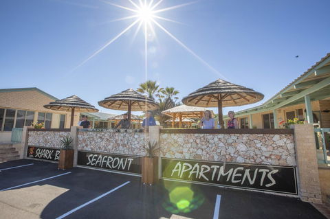 Shark Bay Seafront Apartments - E Caravan Parks 20