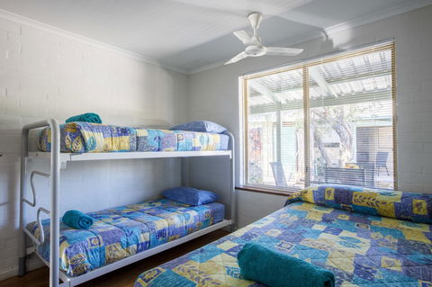 Shark Bay Seafront Apartments - E Caravan Parks 28
