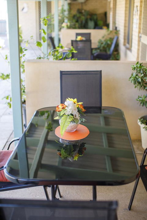 Shark Bay Seafront Apartments - E Caravan Parks 33
