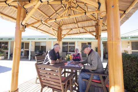 Shark Bay Seafront Apartments - E Caravan Parks 25