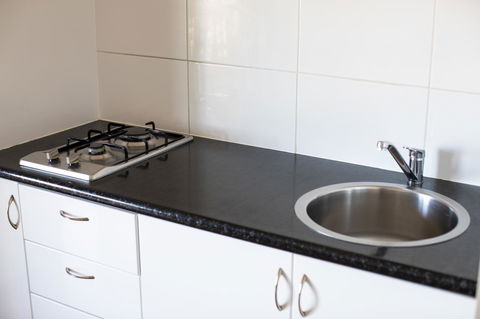 Shark Bay Seafront Apartments - E Caravan Parks 15