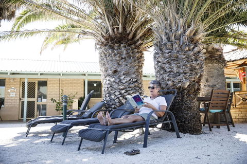 Shark Bay Seafront Apartments - E Caravan Parks 22
