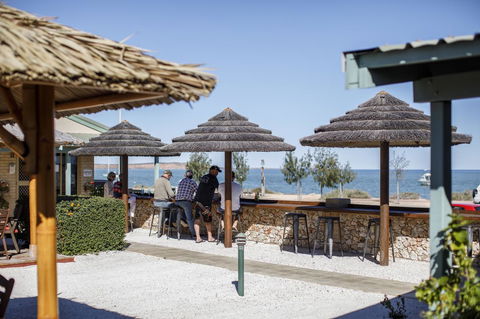 Shark Bay Seafront Apartments - E Caravan Parks 6