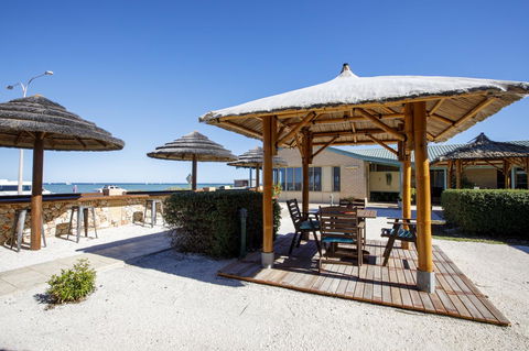 Shark Bay Seafront Apartments - E Caravan Parks 21