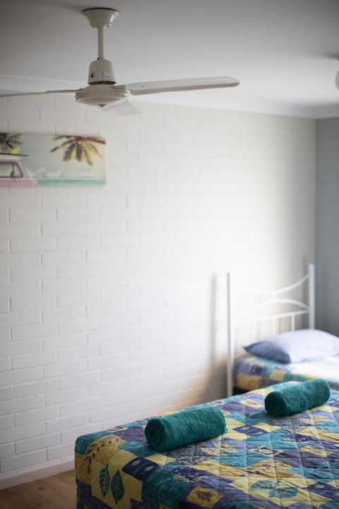 Shark Bay Seafront Apartments - E Caravan Parks 17