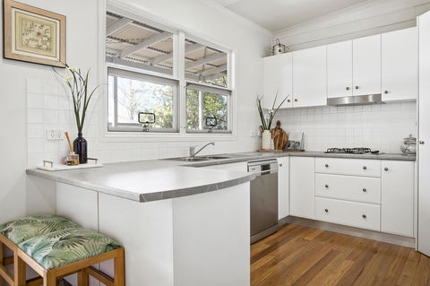 Lavender Cottage - E Caravan Parks 14