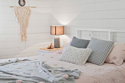 Lavender Cottage - E Caravan Parks 8