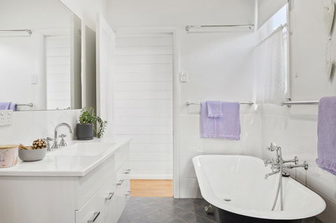 Lavender Cottage - E Caravan Parks 15