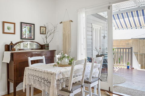 Lavender Cottage - E Caravan Parks 13