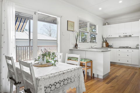 Lavender Cottage - E Caravan Parks 12