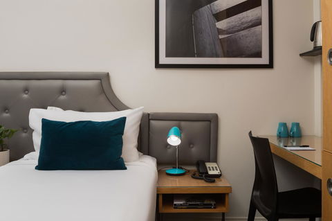 Pensione Hotel Perth - E Caravan Parks 9