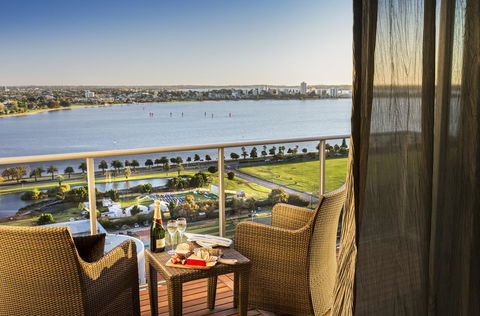 Fraser Suites Perth - E Caravan Parks 1