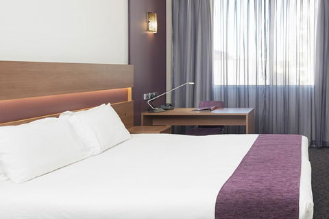 Quality Hotel Ambassador Perth - E Caravan Parks 5