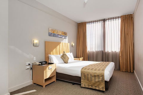 Quality Hotel Ambassador Perth - E Caravan Parks 26