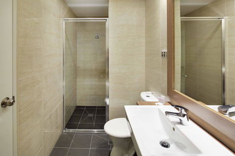 Quality Hotel Ambassador Perth - E Caravan Parks 6