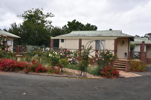 Mount Barker Valley Views Motel & Chalets, Western Australia - E Caravan Parks 31