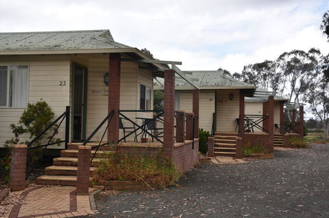 Mount Barker Valley Views Motel & Chalets, Western Australia - E Caravan Parks 16