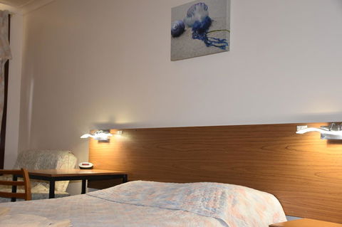 Mount Barker Valley Views Motel & Chalets, Western Australia - E Caravan Parks 44