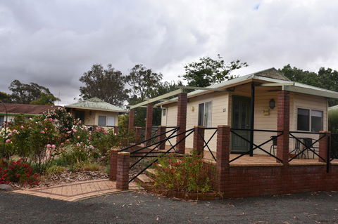 Mount Barker Valley Views Motel & Chalets, Western Australia - E Caravan Parks 30