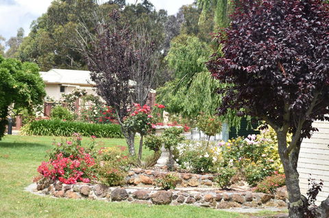 Mount Barker Valley Views Motel & Chalets, Western Australia - E Caravan Parks 28