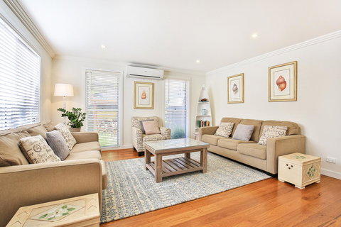 Calming Waters - Pet Friendly - Community Pool - E Caravan Parks 8