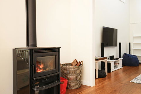 Calming Waters - Pet Friendly - Community Pool - E Caravan Parks 11