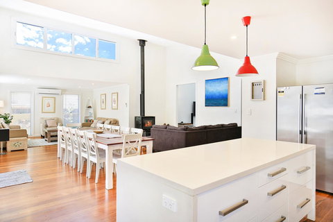 Calming Waters - Pet Friendly - Community Pool - E Caravan Parks 13