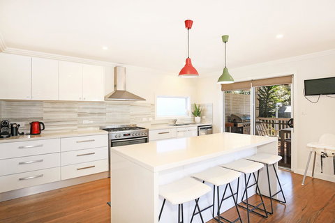 Calming Waters - Pet Friendly - Community Pool - E Caravan Parks 15