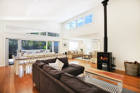 Calming Waters - Pet Friendly - Community Pool - E Caravan Parks 2