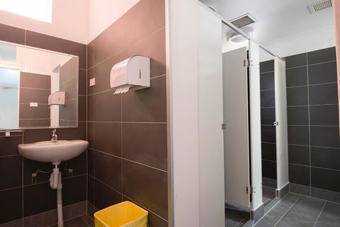 Akara Hotel - E Caravan Parks 13