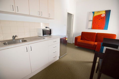 Akara Hotel - E Caravan Parks 9