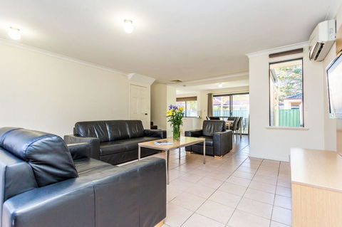 Country Comfort Perth - E Caravan Parks 22