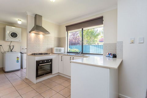 Country Comfort Perth - E Caravan Parks 14